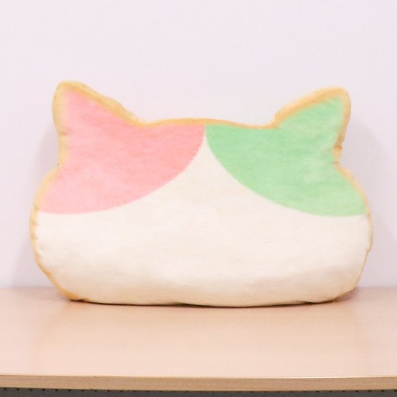 Cat Shaped Bread Cushion (Green & Pink Version) - Picture 4 of 4
